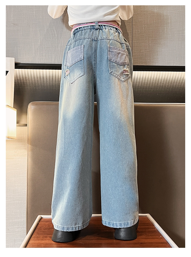 Джинсы для девочек 2023 весна и осень новые детские брюки корейской моды для девочек с дырками широкие брюки оптом из Китая