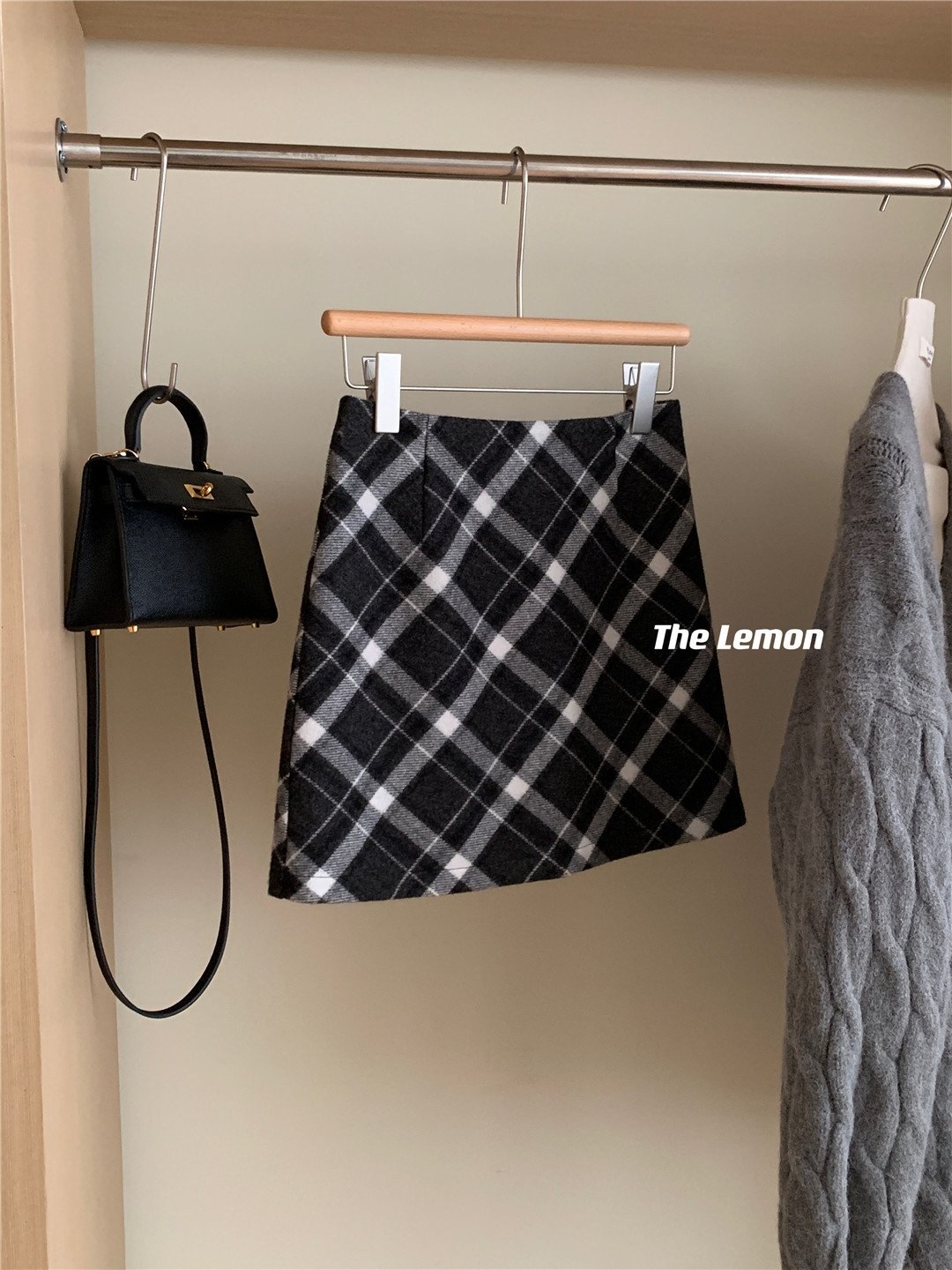 Женская шерстяная мини-юбка в клетку оптом из Китая