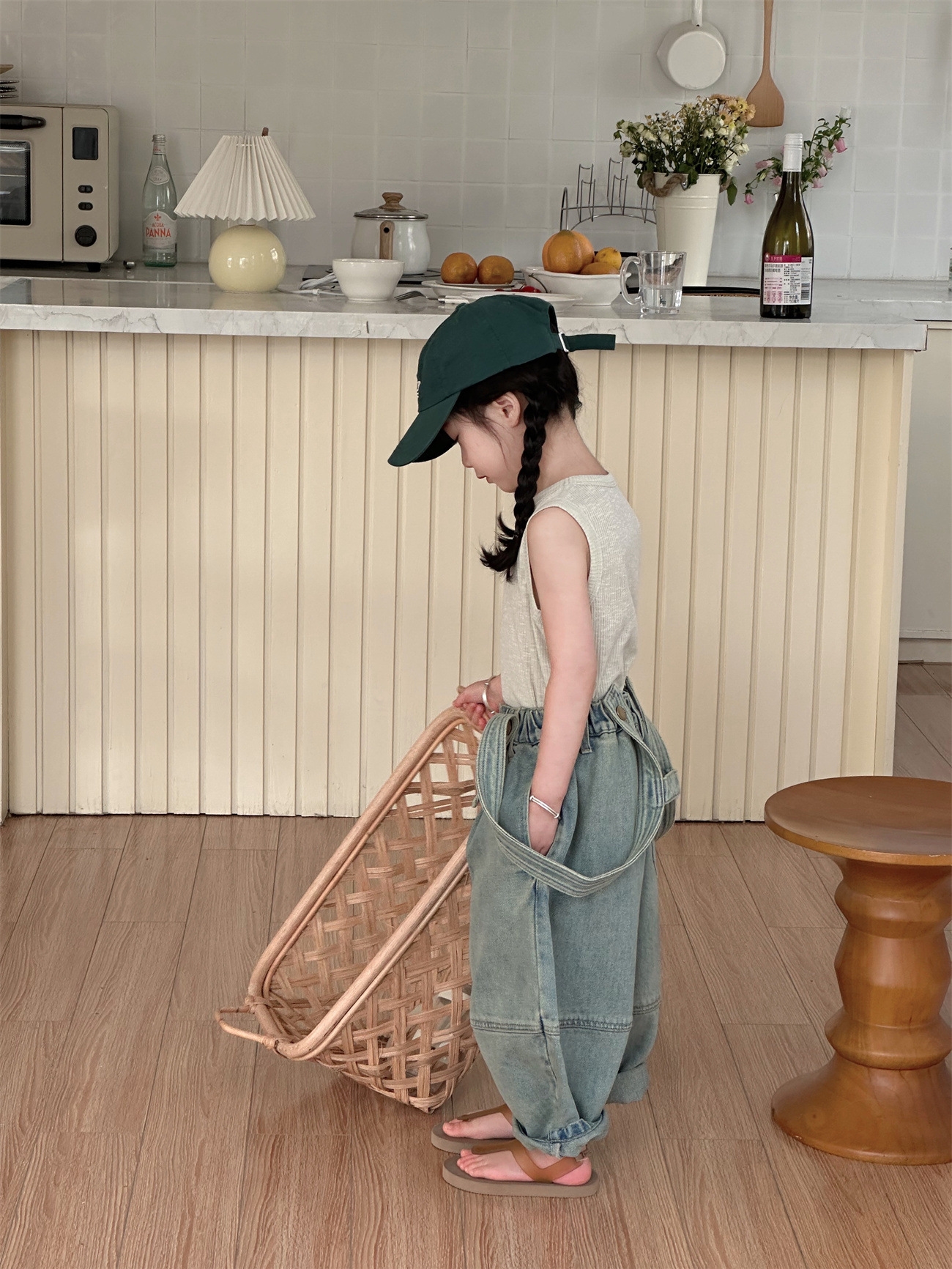 Детские джинсовые брюки с лямками оптом из Китая