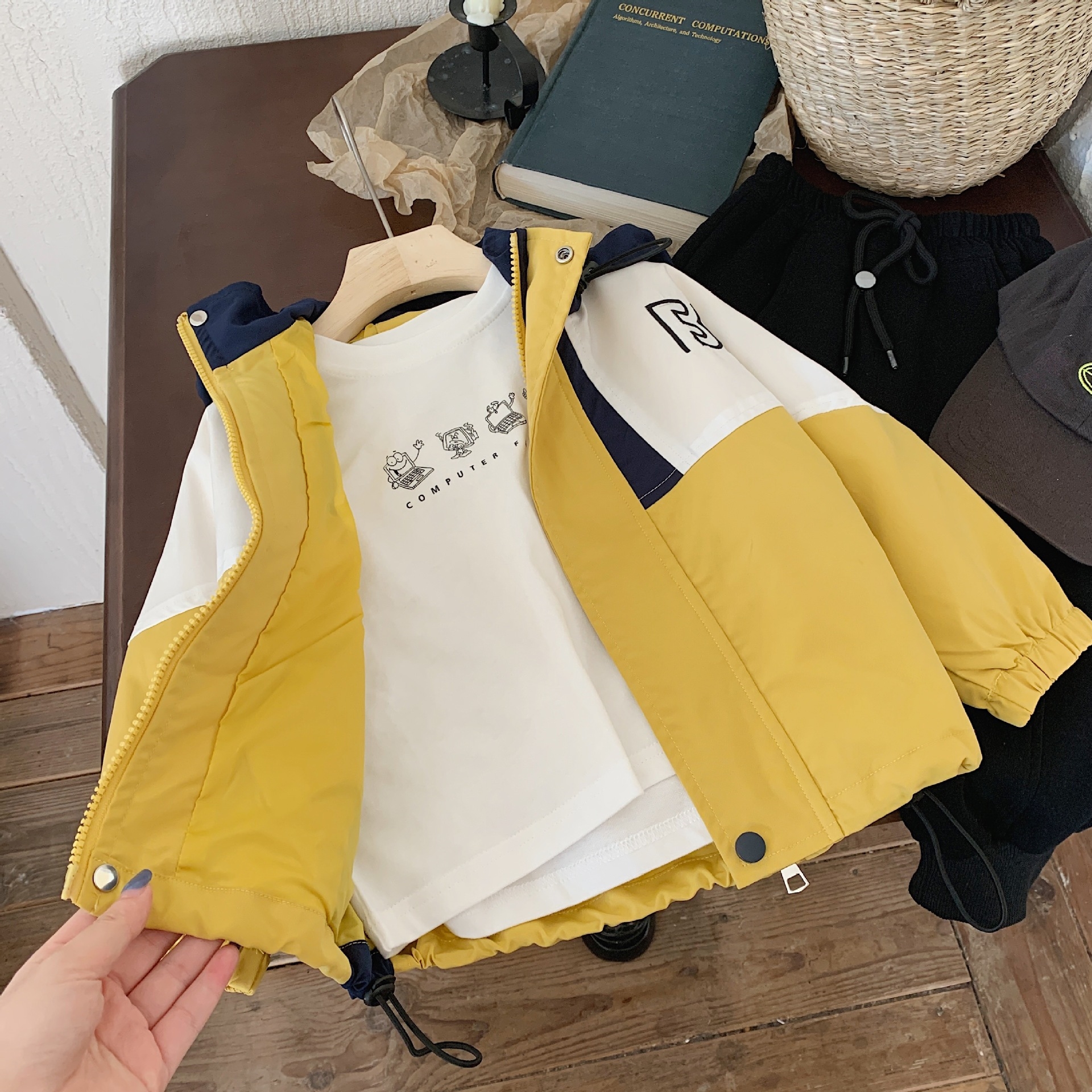 Детская куртка 2023 нового сезона оптом из Китая