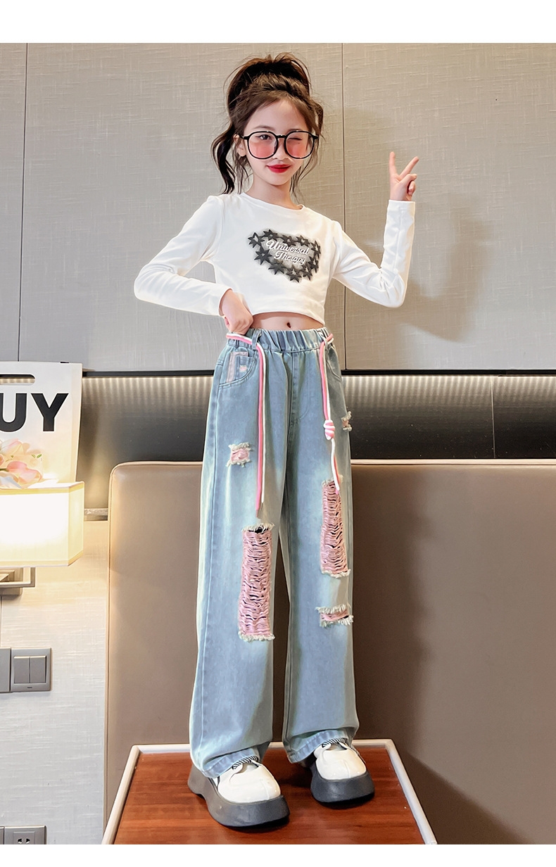 Джинсы для девочек 2023 весна и осень новые детские брюки корейской моды для девочек с дырками широкие брюки оптом из Китая