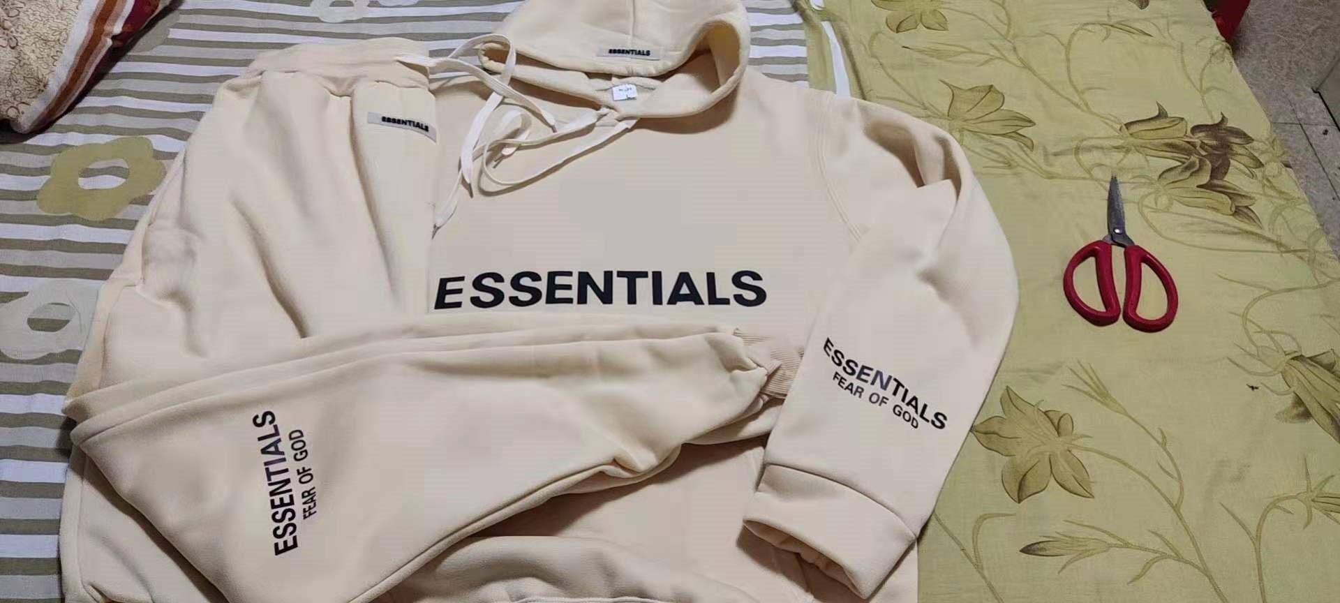 Худи с логотипом Essentials оптом из Китая