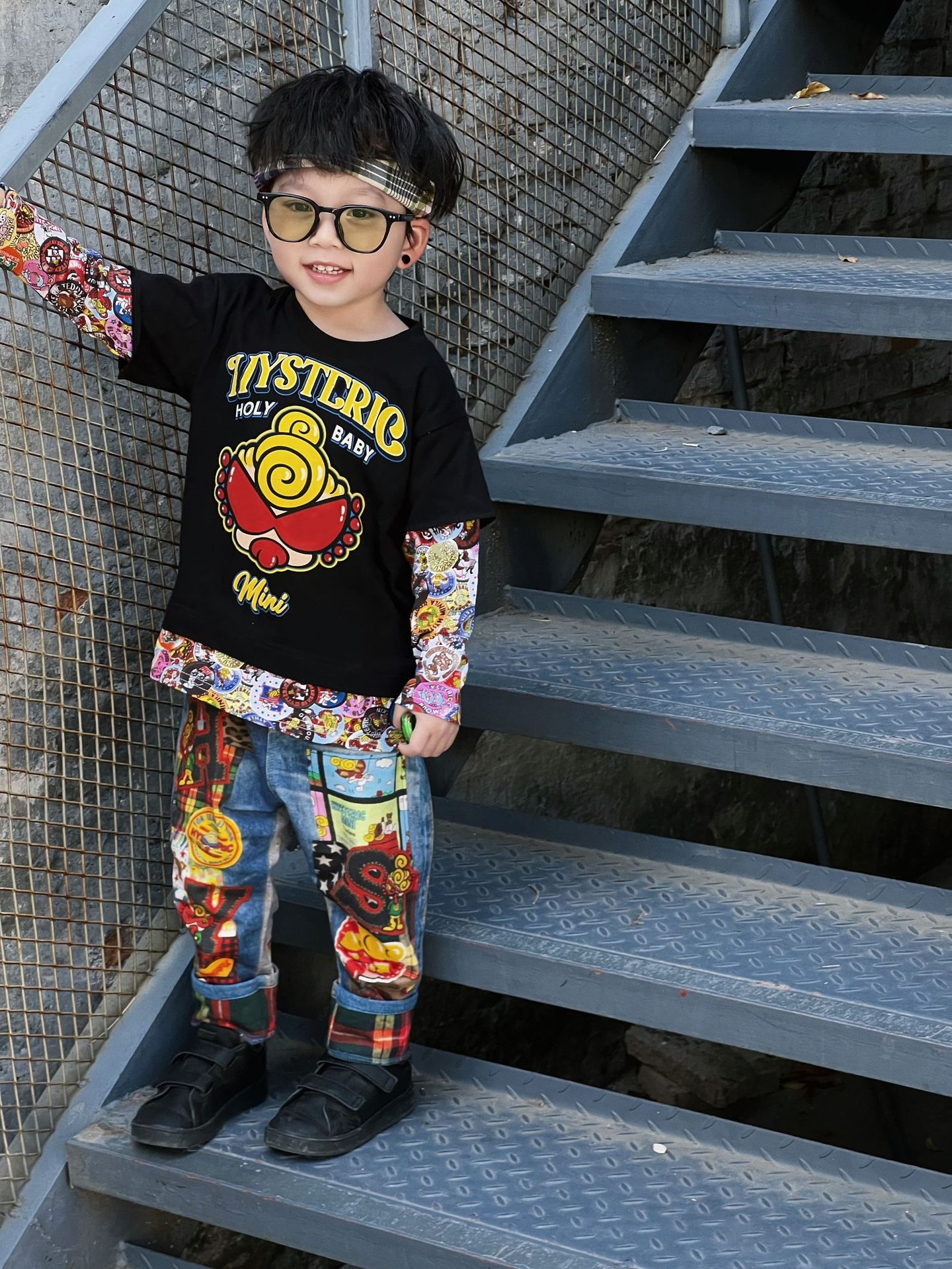 Детские джинсы с нашивками оптом из Китая