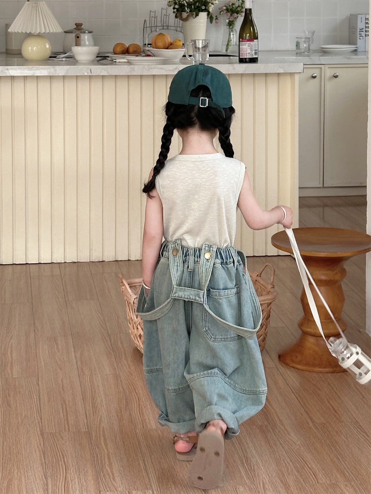 Детские джинсовые брюки с лямками оптом из Китая