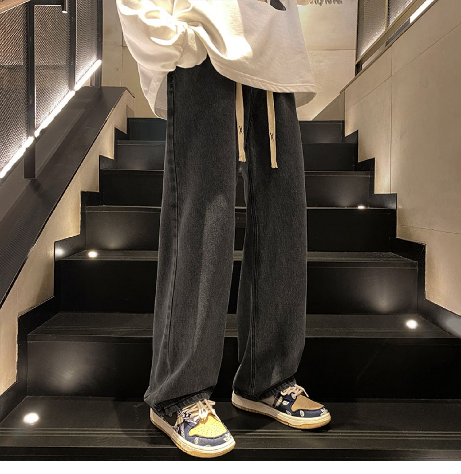 Мужские джинсы винтажного светло-голубого цвета 2024 весна оптом из Китая