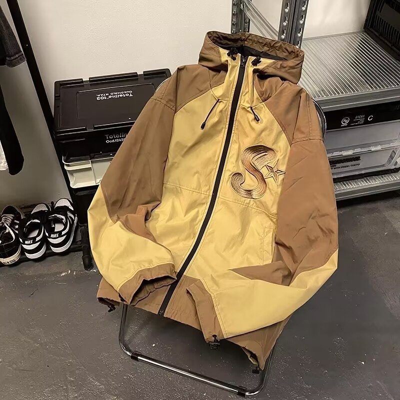 Мужская куртка с капюшоном и вышивкой оптом из Китая