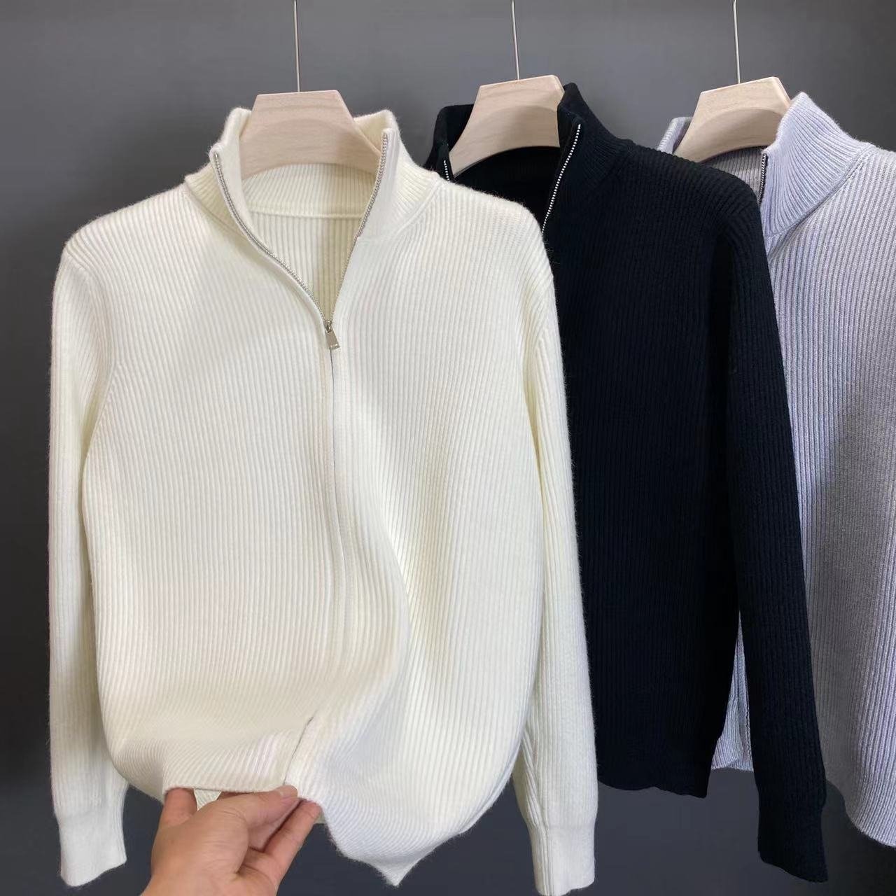 Мужской свитер с высоким воротником и молнией оптом