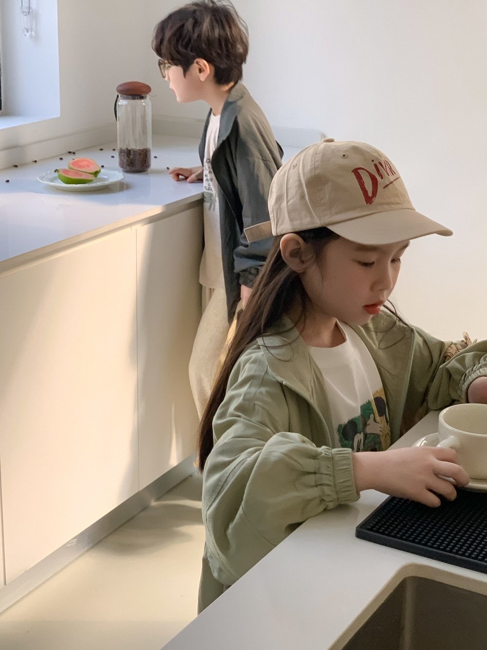 Детская куртка 2024 весна для мальчиков и девочек оптом из Китая