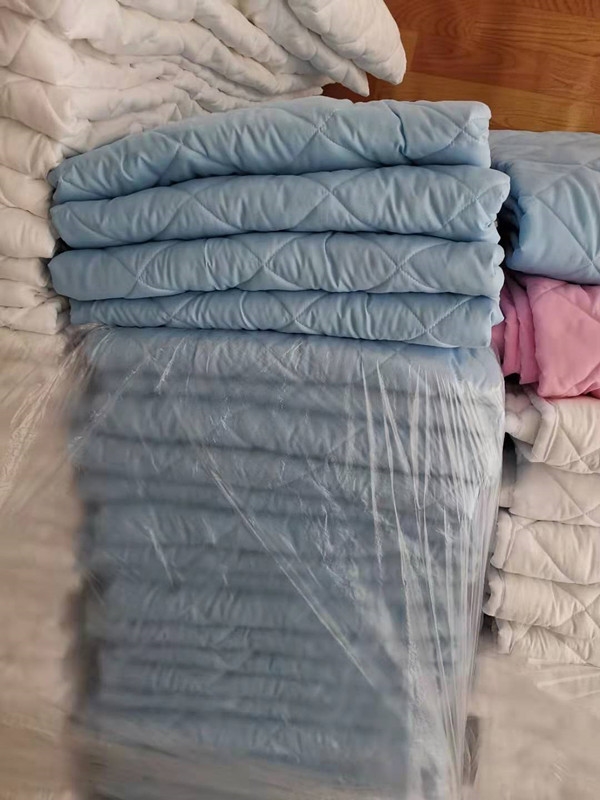 Пуховое одеяло для больницы и дома оптом из Китая