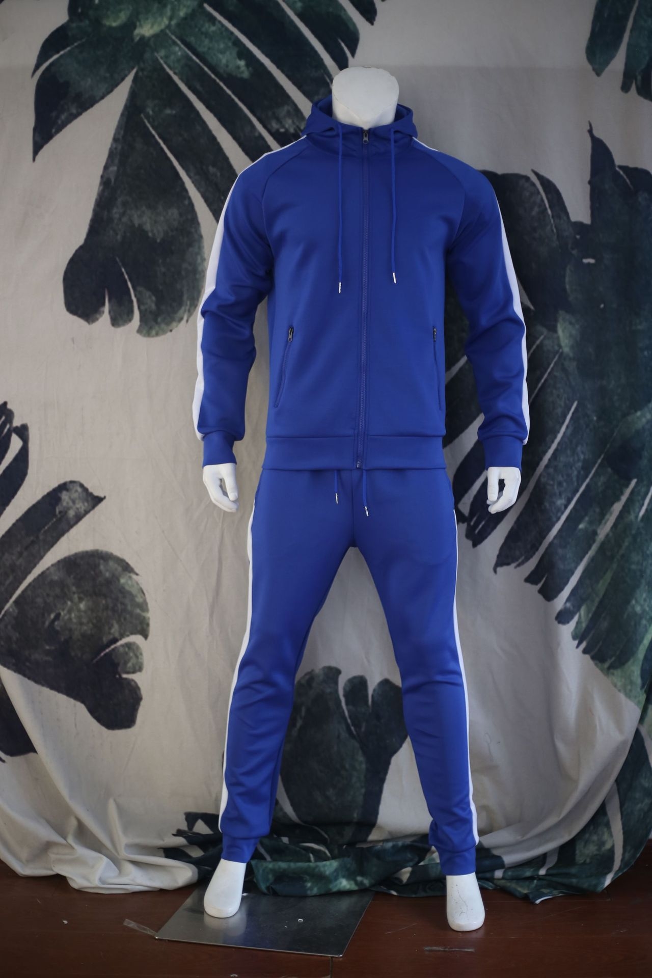 Мужской спортивный костюм оптом из Китая