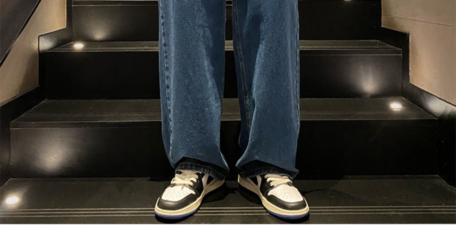 Мужские джинсы винтажного светло-голубого цвета 2024 весна оптом из Китая