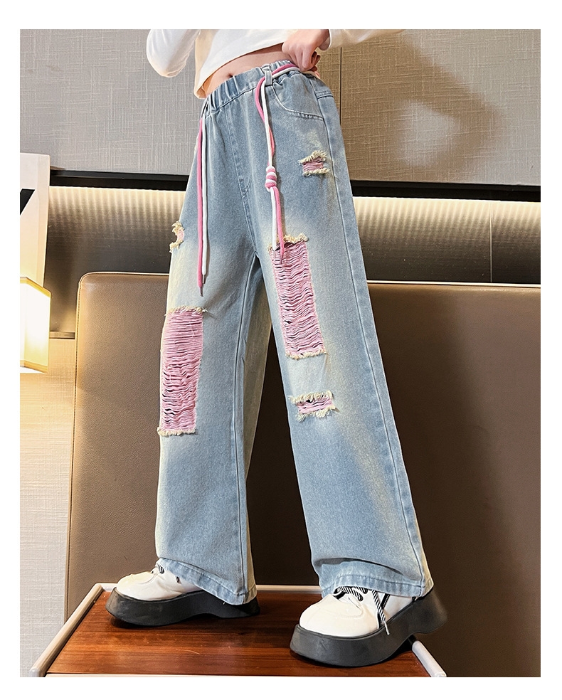 Джинсы для девочек 2023 весна и осень новые детские брюки корейской моды для девочек с дырками широкие брюки оптом из Китая