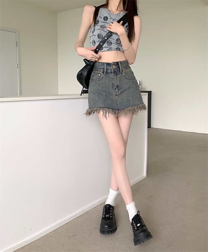 Джинсовая мини-юбка с высокой талией и каймой из меха оптом из Китая