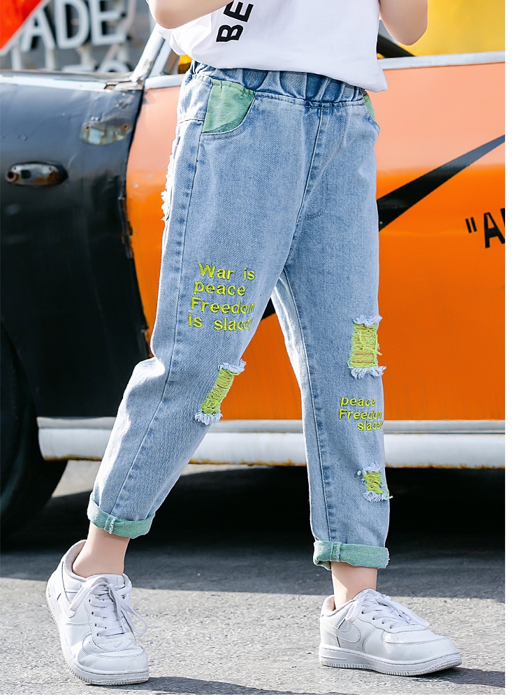 Летние джинсы для девочек с вышивкой и дырками оптом из Китая