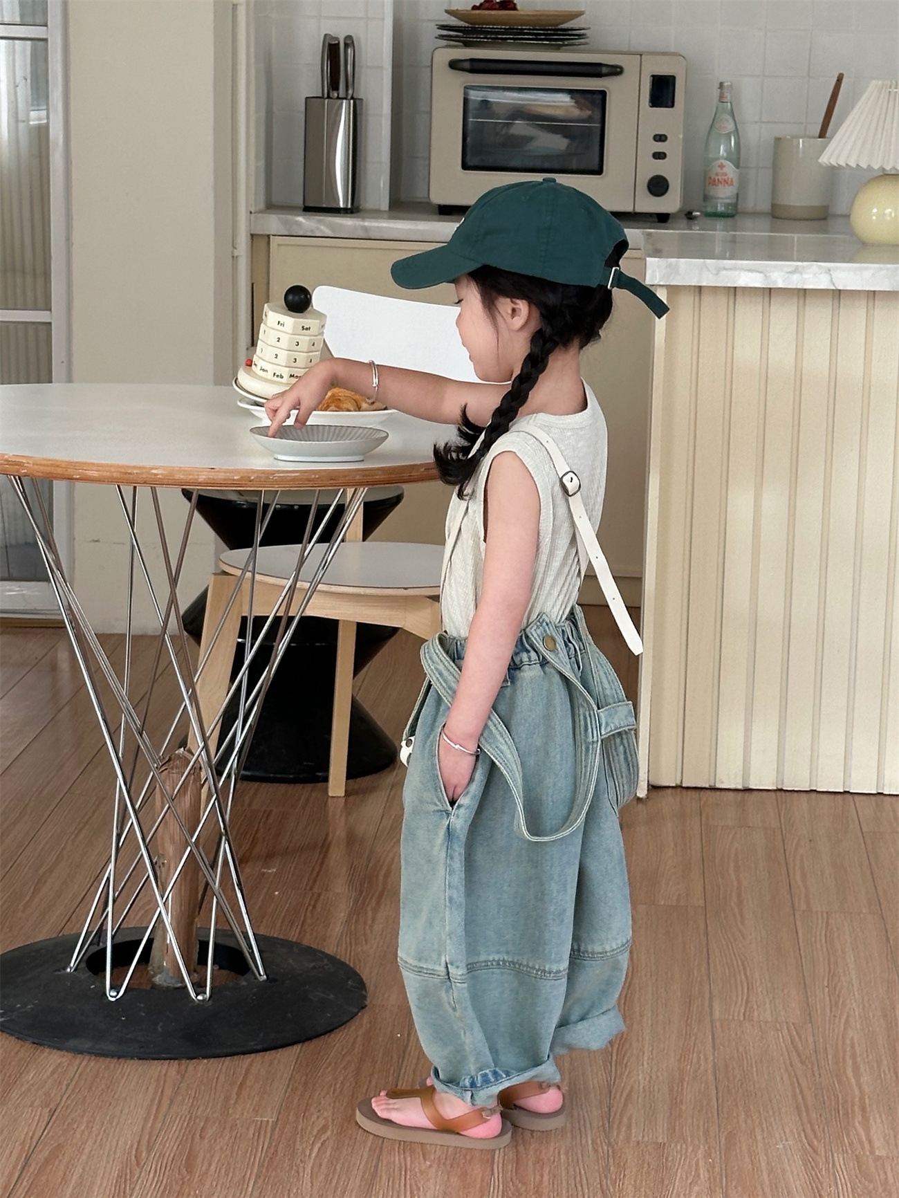 Детские джинсовые брюки с лямками оптом из Китая