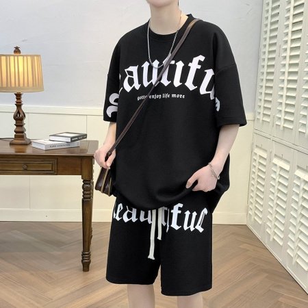 Мужской летний спортивный костюм изображение