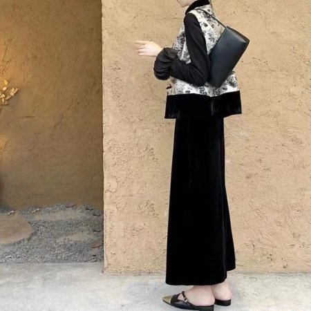 Женское платье и жилет в стиле Хепбёрн фото