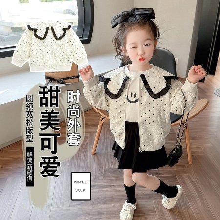 Детская куртка с воротником и узором в горошек изображение