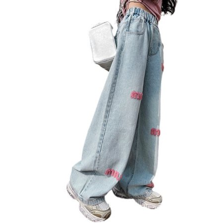 Джинсы для девочек весна 2024 фотография