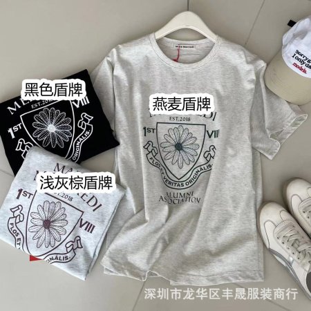 Женская футболка Mardi с принтом цветов и собак фото