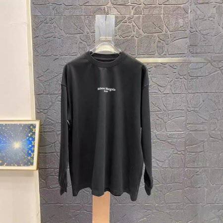 Футболка с длинным рукавом Maison Margiela MM6 с круглым вырезом и принтом букв фотография