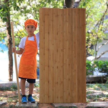 Бамбуковая разделочная доска фотография