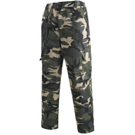 Рабочий костюм с камуфляжным рисунком изображение