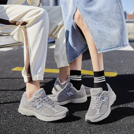 Кроссовки New Balance 2002R изображение