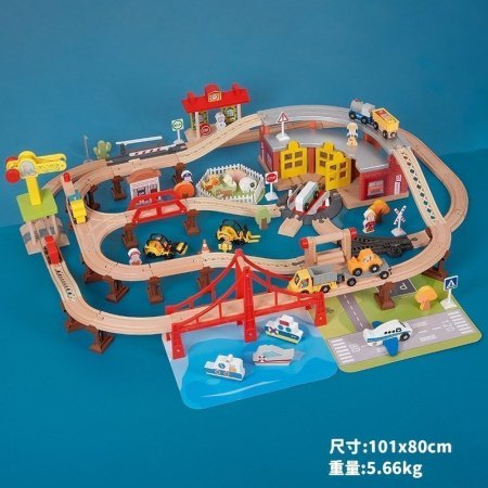 Детская деревянная железная дорога изображение