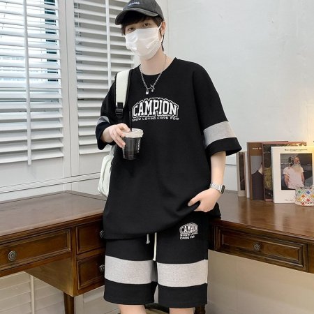 Мужской летний спортивный костюм изображение