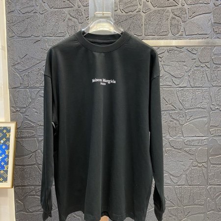 Футболка с длинным рукавом Maison Margiela MM6 с круглым вырезом и принтом букв фотография