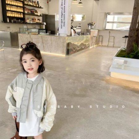 Детская куртка с полетным костюмом фотография