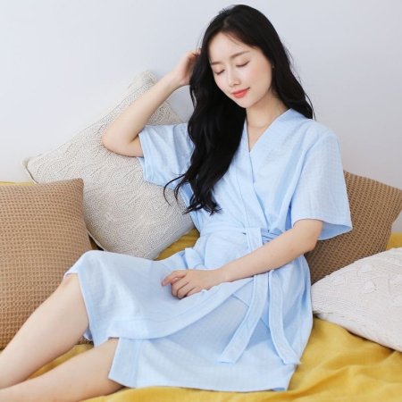 Халат для ванной комнаты с рисунком в клетку изображение