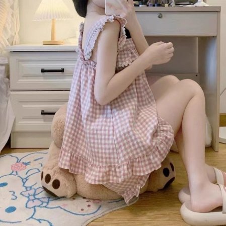 Летний женский пижамный комплект в клетку изображение