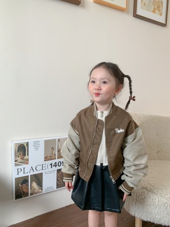 Детская куртка Вейау студио фотография