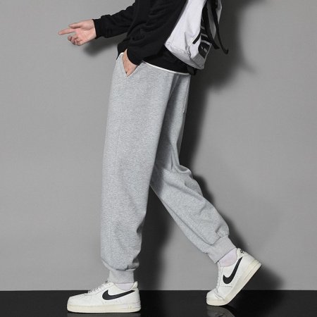 Весенние мужские узкие брюки фотография