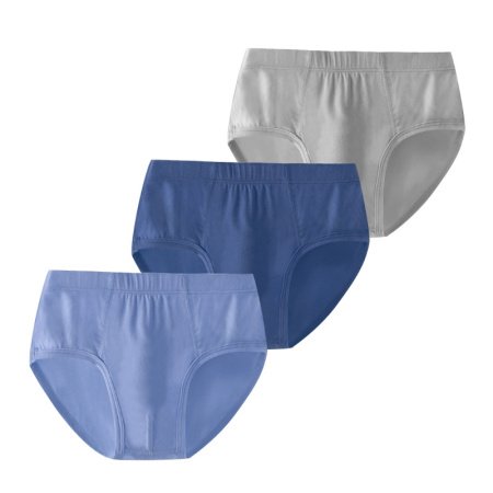 Детские трусы в упаковке из трех штук изображение
