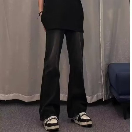 Мужские джинсы в стиле ретро с эффектом потертостей изображение