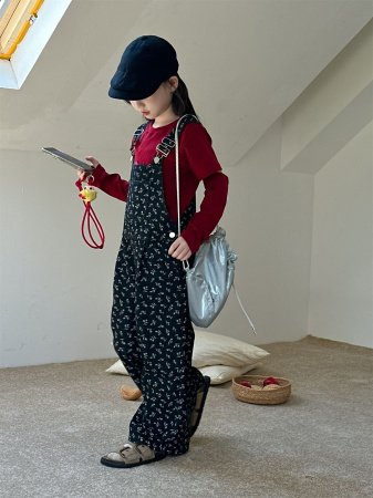 Детские брюки-комбинезон с цветочным принтом фотография