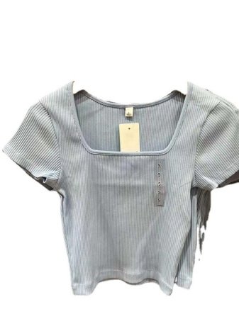 Летняя футболка с короткими рукавами изображение