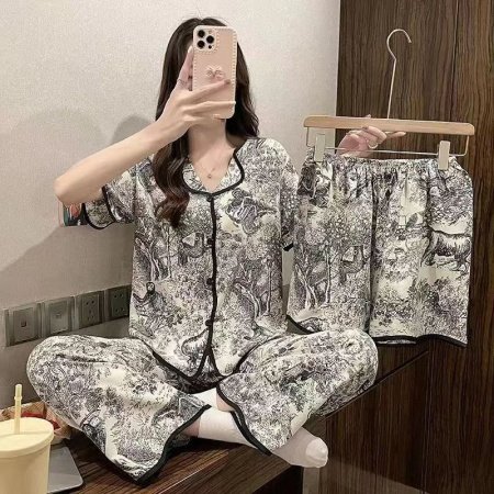 Летний женский пижамный комплект из молочного шелка фотография