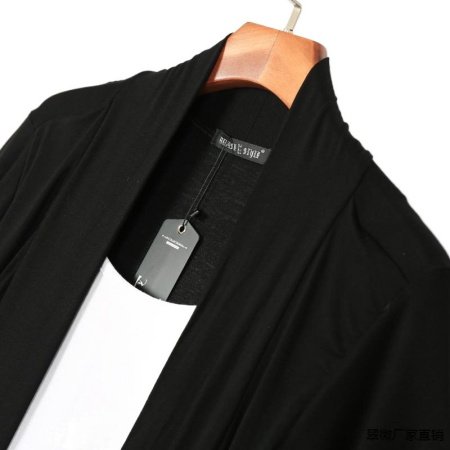 Летняя мужская футболка с коротким рукавом фотография