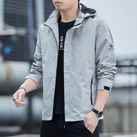 Мужская ветровка съемным капюшоном изображение