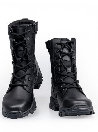 Черные ботинки из кожи с боковой молнией фото