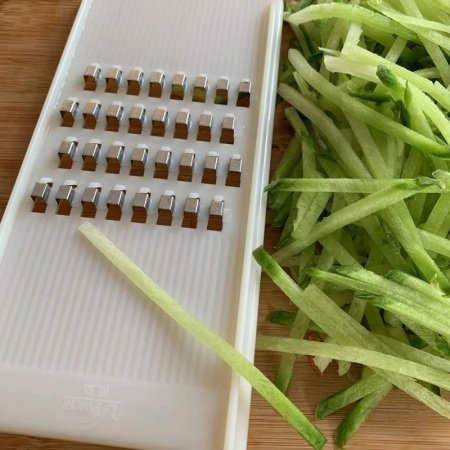 Нож для нарезки овощей фотография