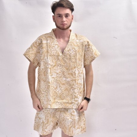 Одноразовый халат для сауны и купания фотография