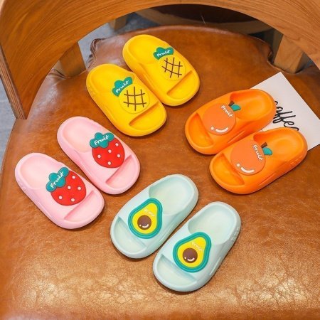 Детские тапочки с мультяшным рисунком изображение