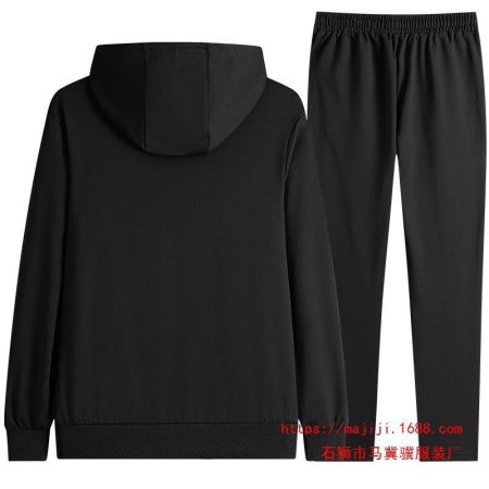 Мужской спортивный костюм с капюшоном и длинными брюками фотография