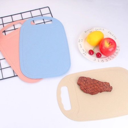 Кухонная доска с защитой от плесени фотография