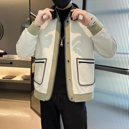 Мужская куртка с воротником и карманами фото